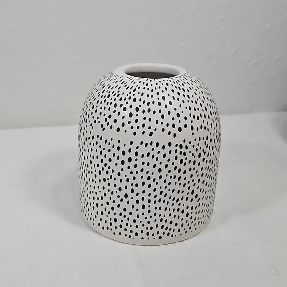 unique ankyo speckled spotted dolomite vase